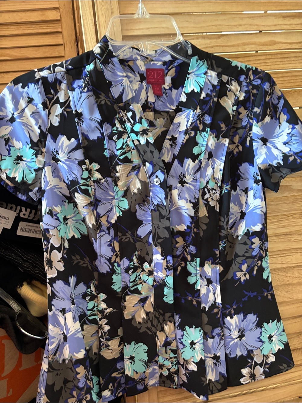 Black Floral Short-Sleeve Button Shirt Petite XS
